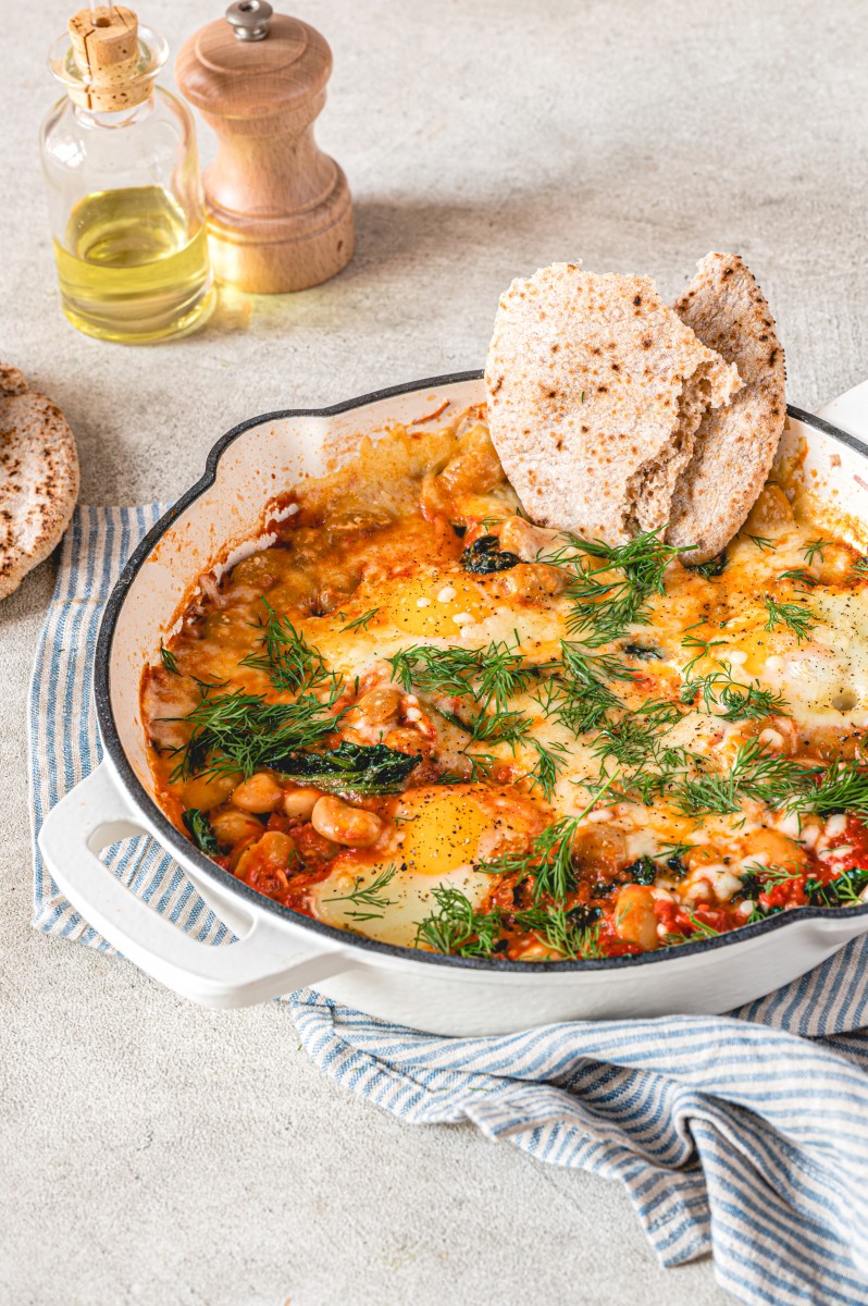 Snelle groenteshakshuka met harissa