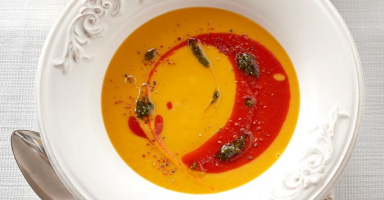 Sweet potato and roasted capsicum soup with basil