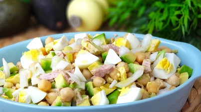 Ensalada de garbanzos con aguacate