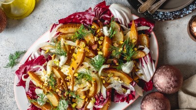 Radicchio and pear salad with pistachios