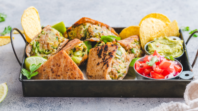 Gefüllte Pita mit Hühnchen und Zucchini