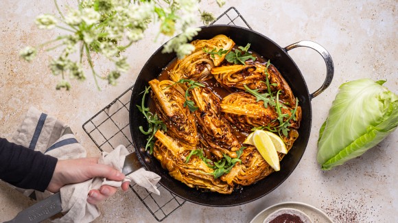 Middle-Eastern braised baby cabbages