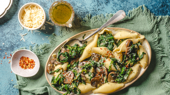 Pasta met spinazie en champignons