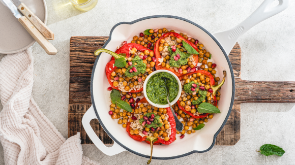 Gefüllte Paprikaschoten mit Reis, Kichererbsen und Pesto